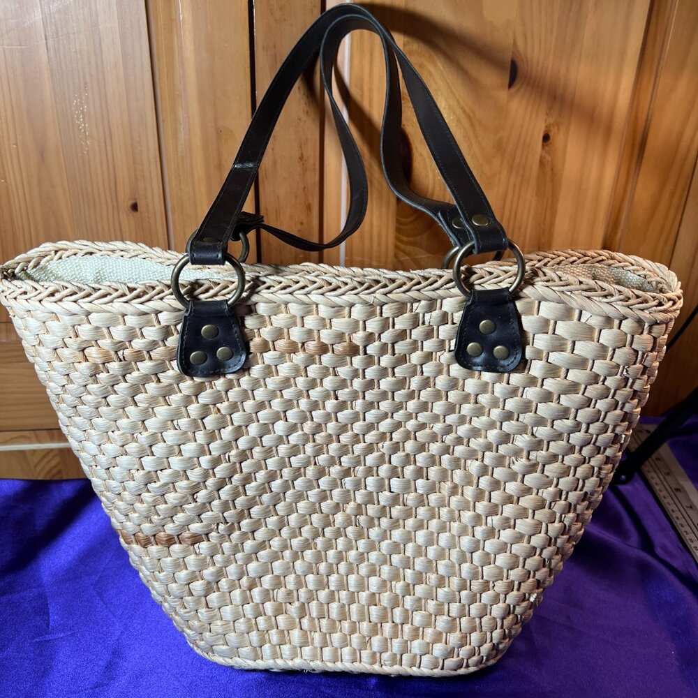 📌Large Woven Strow Shoulder Purse with Zipper- Never Used